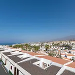 Апартаменти Island Village Paradise By Altamarhomes